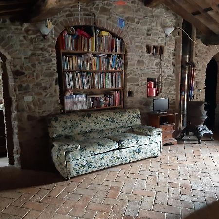 Attic With Balcony At Locanda Del Capo Capannori Εξωτερικό φωτογραφία