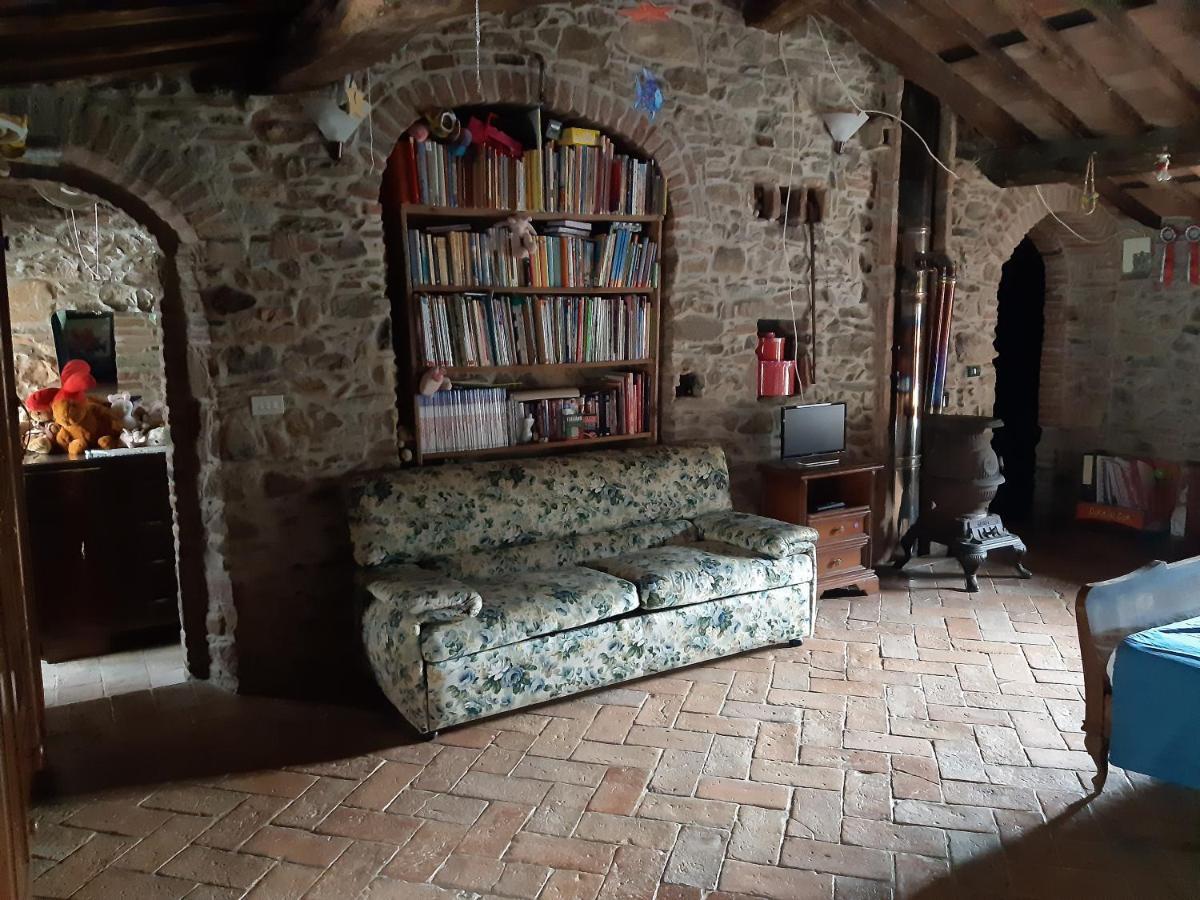 Attic With Balcony At Locanda Del Capo Capannori Εξωτερικό φωτογραφία