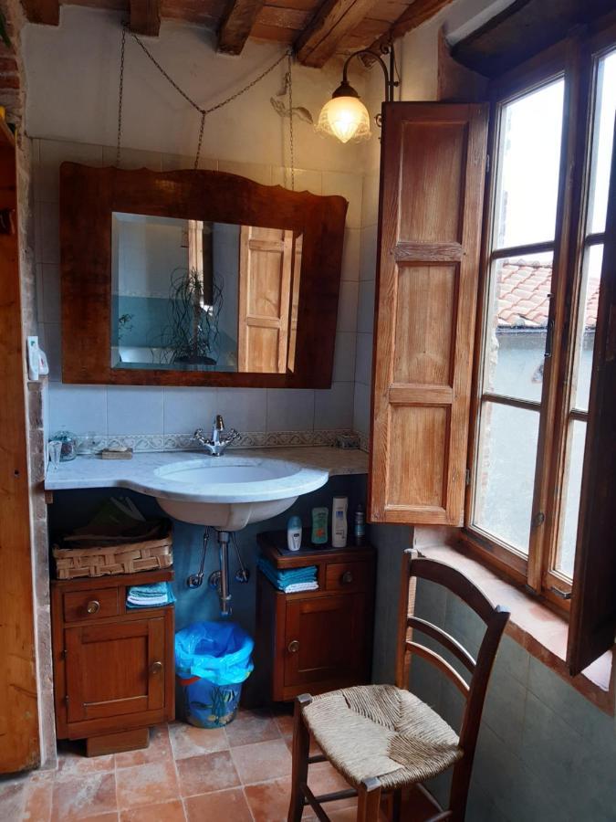 Attic With Balcony At Locanda Del Capo Capannori Εξωτερικό φωτογραφία